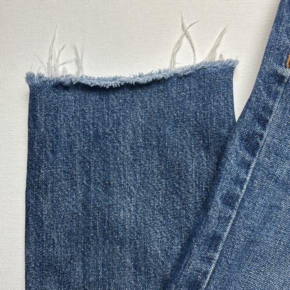 Re/Done Med/Dark Wash Frayed Hem Jeans - 25 - Picture 4 of 7